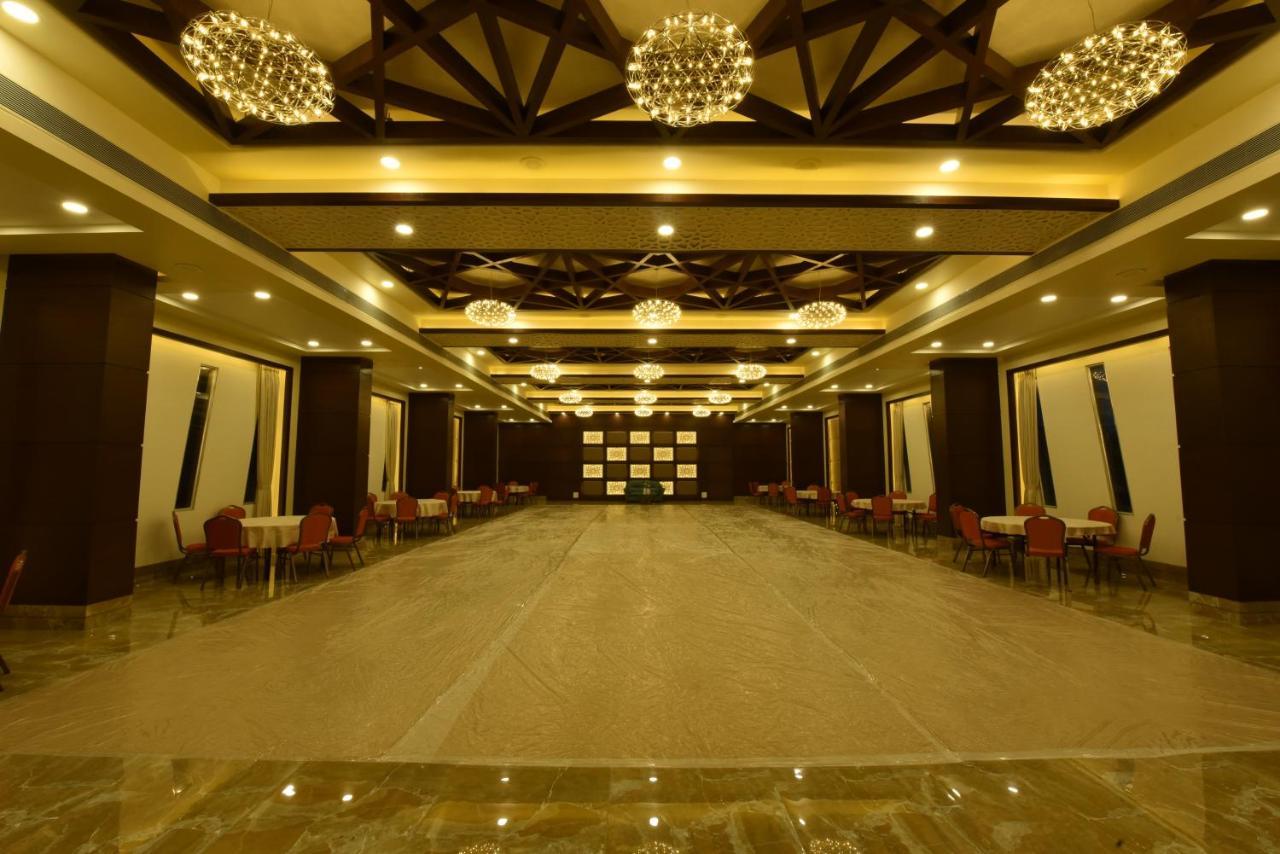 Orbit99 Club And Resort Rawāl Buitenkant foto